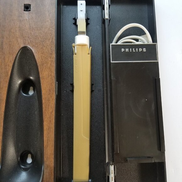 Vintage Philips Electric Carving Knife with Wall Mount Holding Tray - Picture 9 of 16